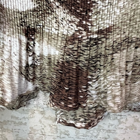 Whimsigoth Y2K Crinkle Top Tulip Sleeve Medium Essentials  Milano Square Buttons - Picture 10 of 14